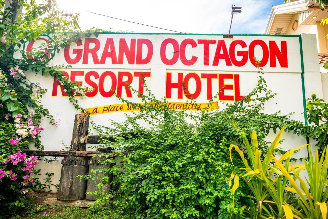 Grand Octagon Resort ลาวัก ภายนอก รูปภาพ